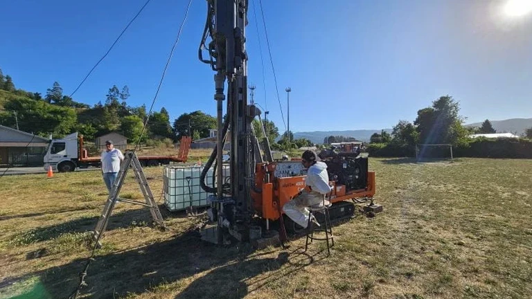 Análise de liquefação de solos em Cuiabá: segurança sísmica em perfis saturados